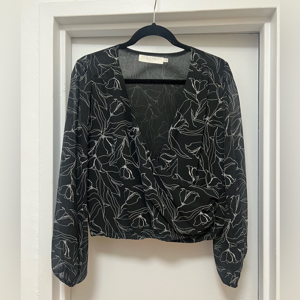 ASTR black blouse Small